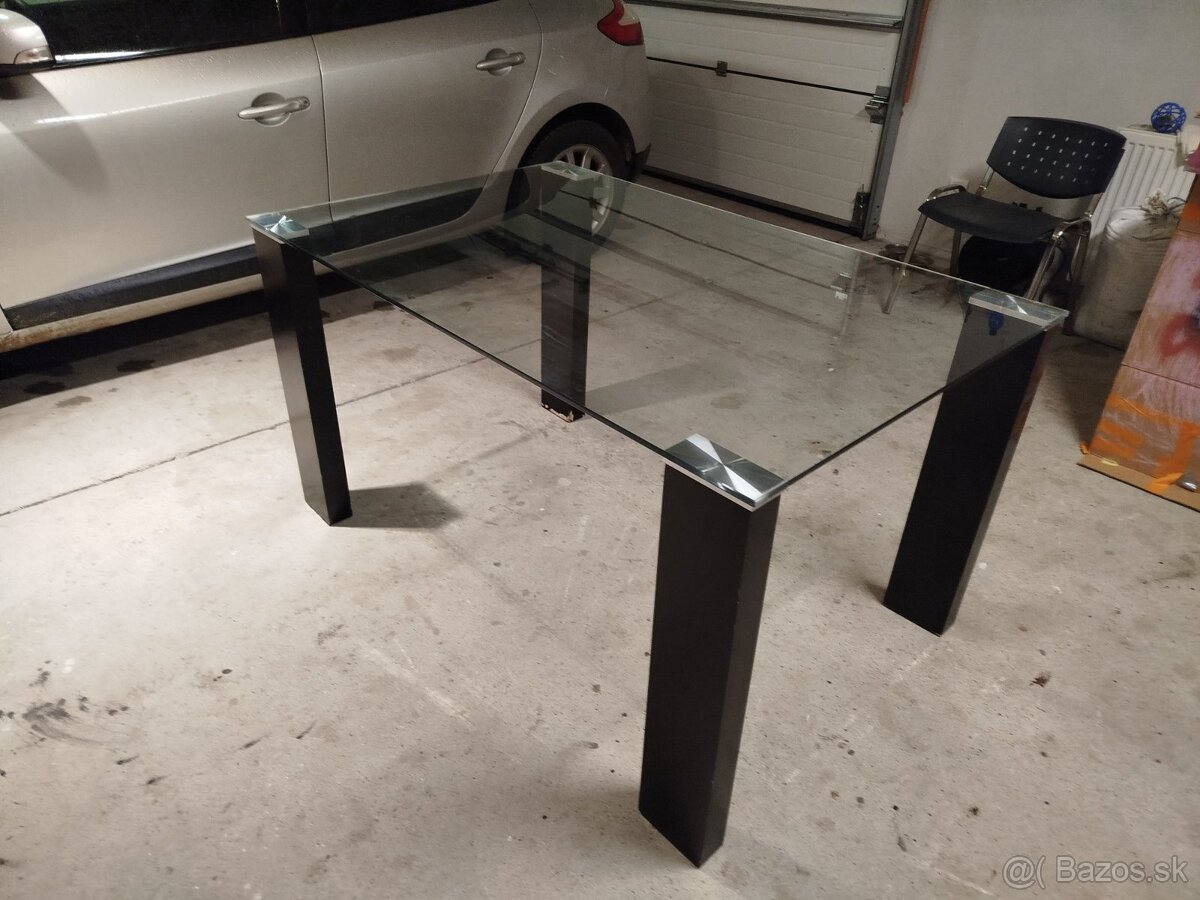 Jedálenský stôl - 2