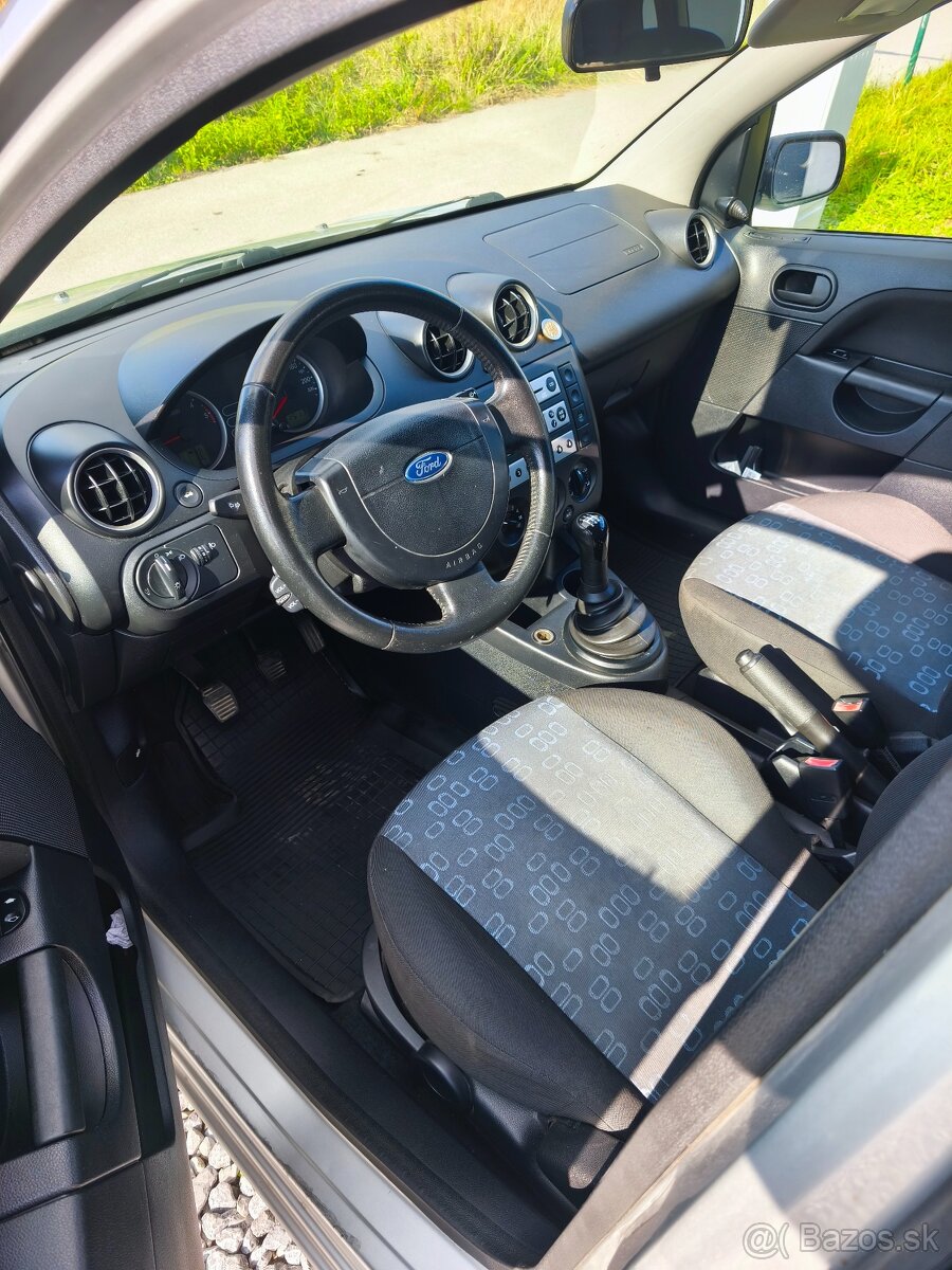 Ford Fiesta MK5 1.4 TDCi - 2