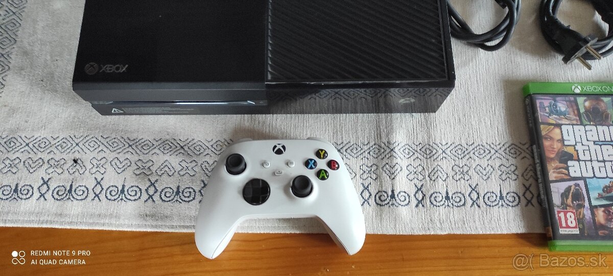 Xbox one 500gb+gta5 - 2