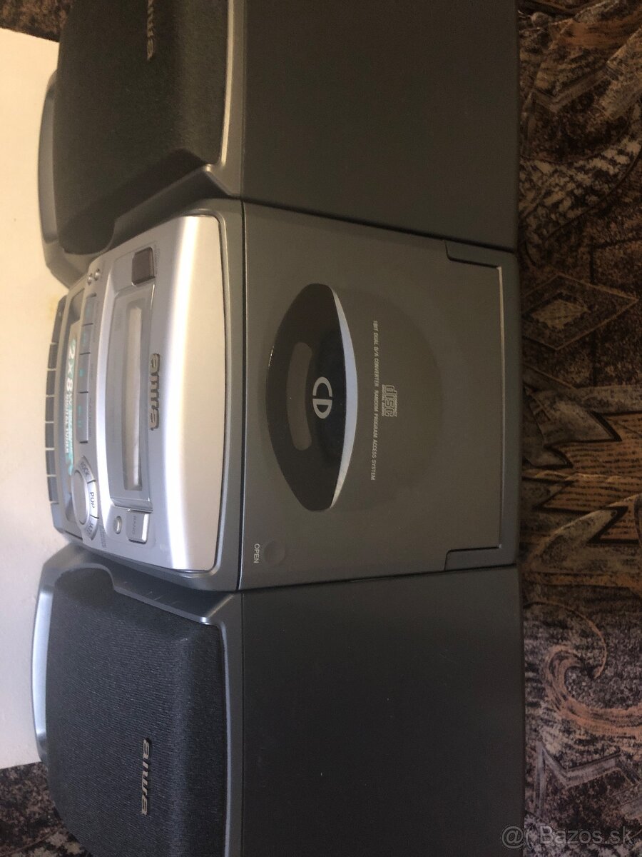 Predám malu vežu AIWA CD/Rádio/Magnetofon za 20e - 2