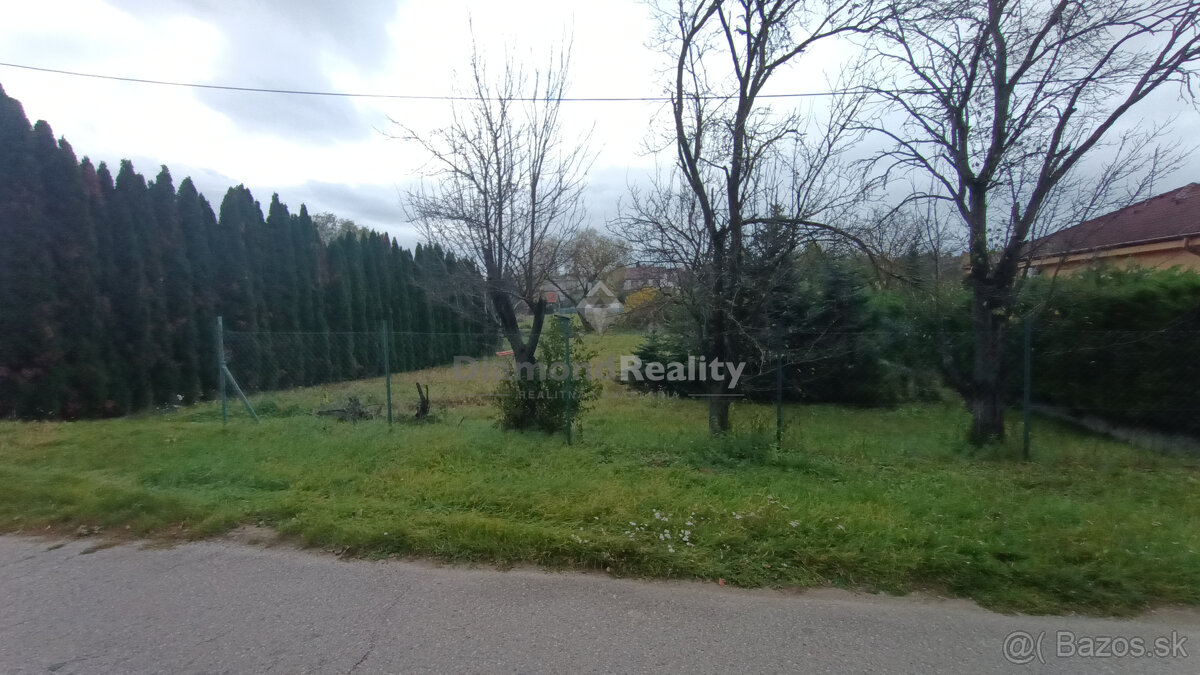 RezervovanéNa predaj slnečný stavebný pozemok Babindol - 2