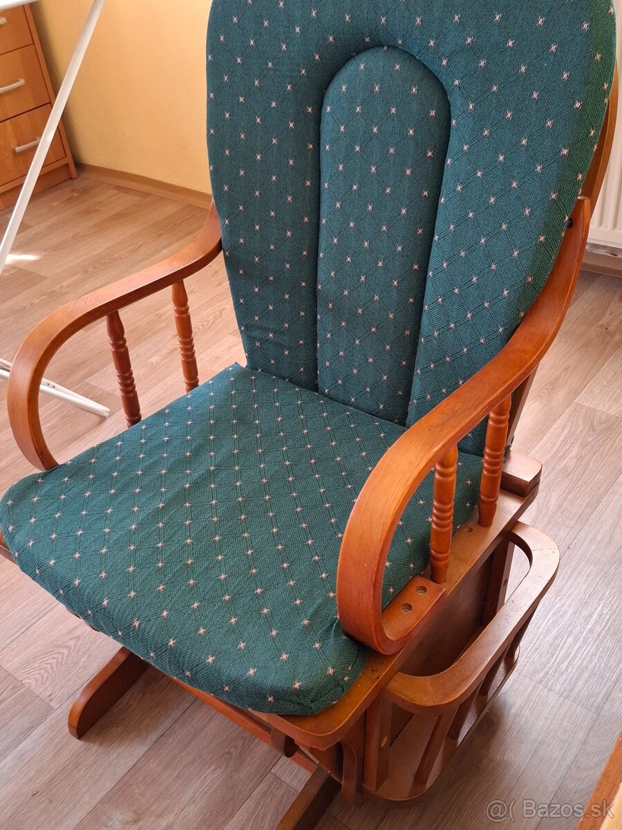 Hojdacie kreslo s podnožou - 2