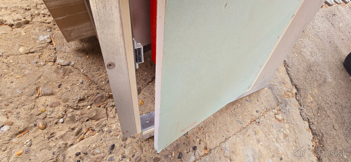 Predam revizne dvierka 40 x 40cm - 2