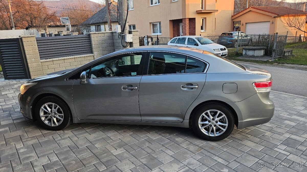 Toyota Avensis T27 - 2