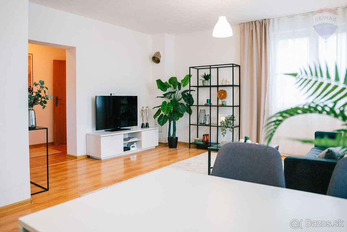 REZERVOVANÉ Predaj rodinný dom Budmerice - 2