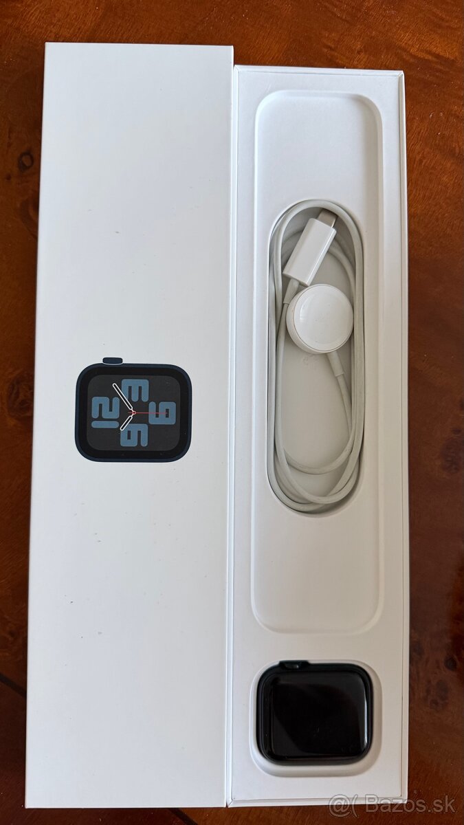 Apple Watch SE (2nd Gen) 44mm - 2