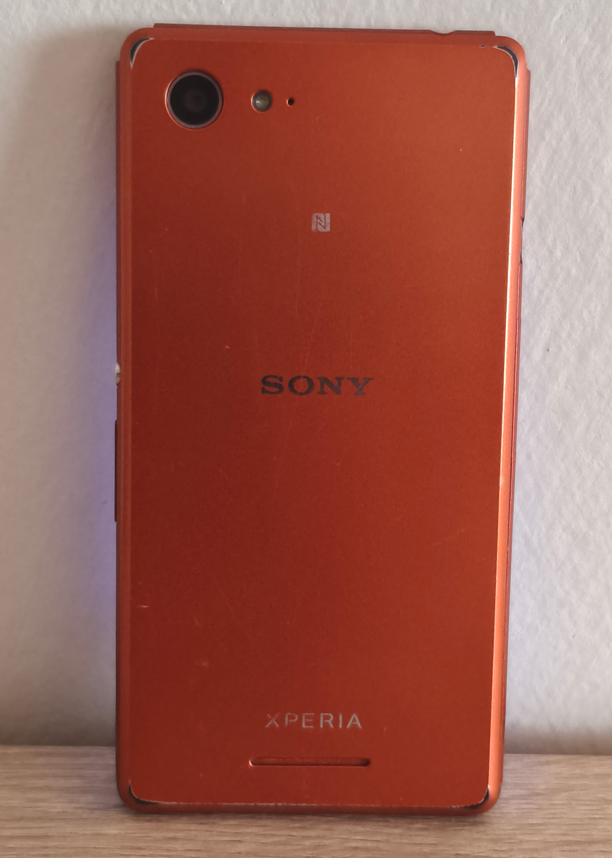 Predám mobil Sony Xperia E3 - 2