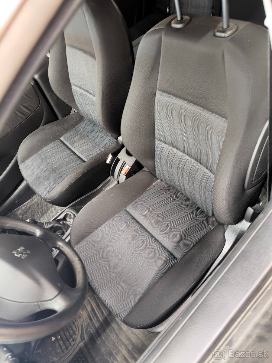 Rozpredam peugeot 207 - 2