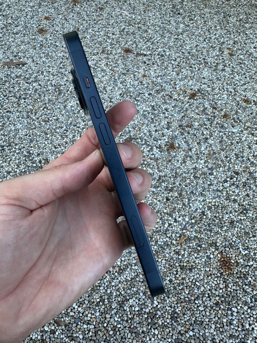IPhone 13 - baterie 97% - 2