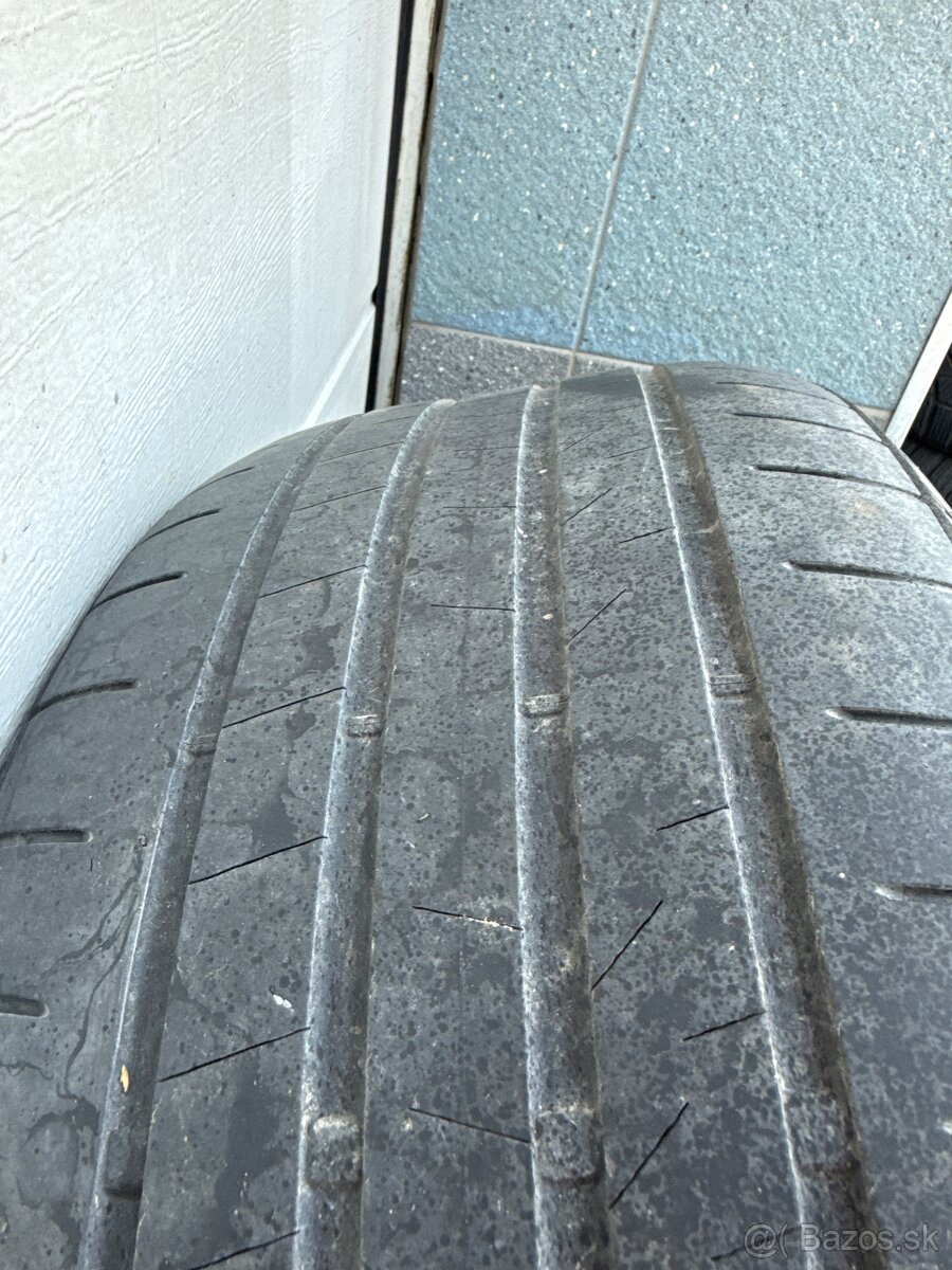 Bridgestone 255/50R20 - 2