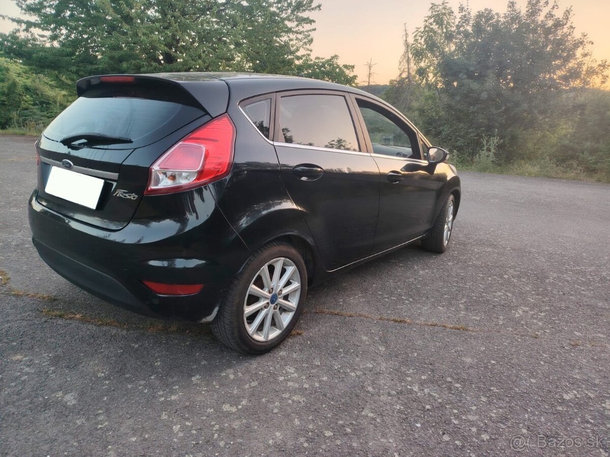 Ford fiesta ročník 1.5Tdci 2015 - 2