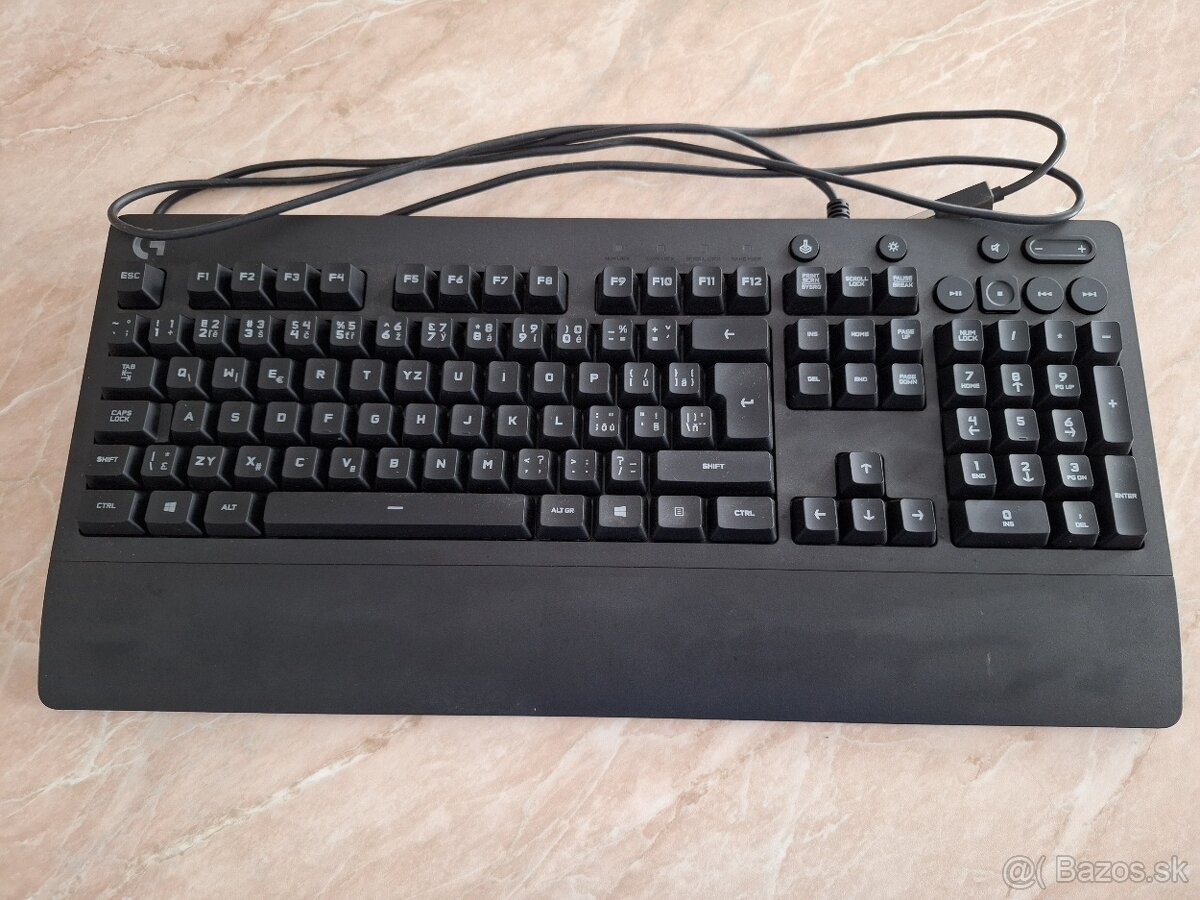 Logitech G213 - 2