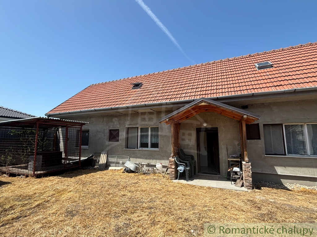 3-izbový rodinný dom s garážou v centre obce Jakubov , okr - 2