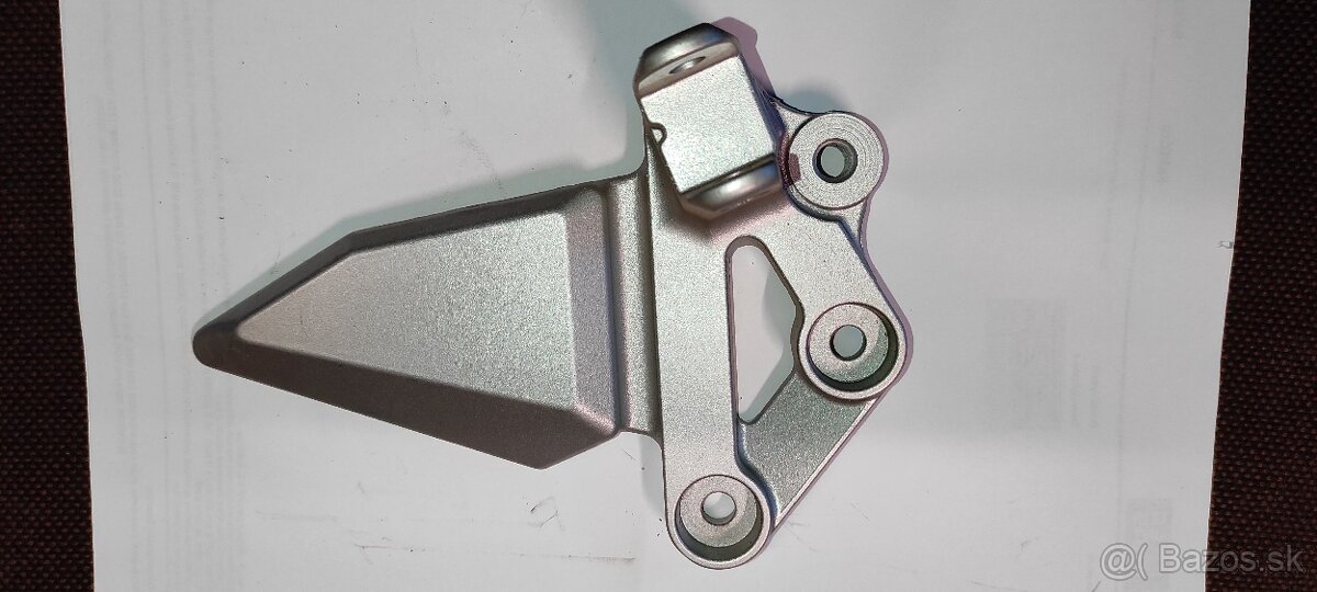 SUZUKI SV od r.v.2004 držiak prednej stupačky a radičky - 2