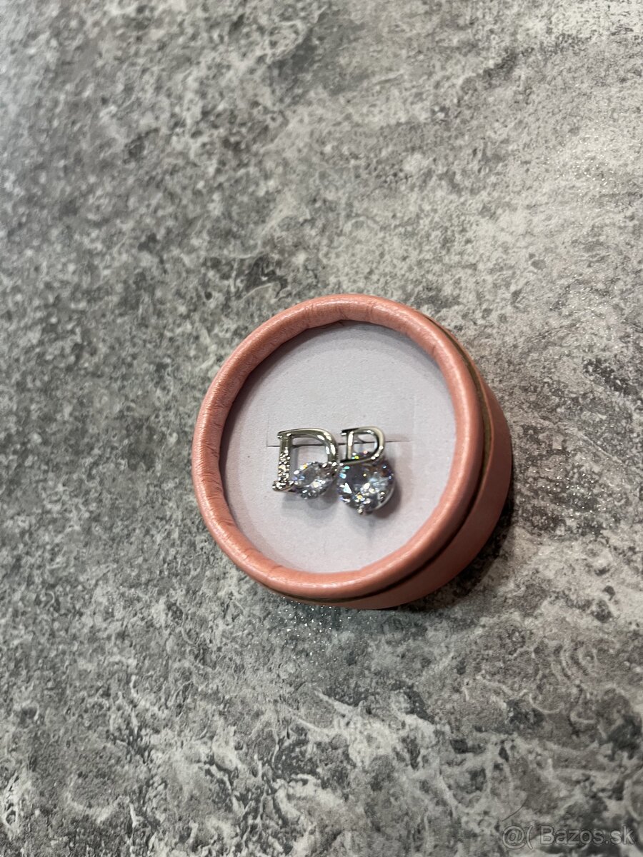 Uplne nove damske nausnice na styl Dior v 2 farbach - 2