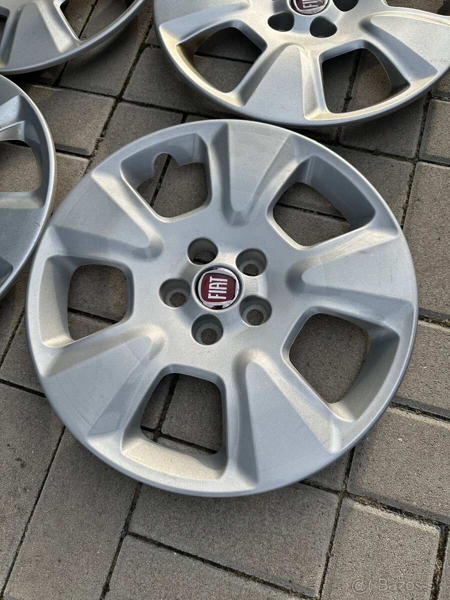 Predám Fiat puklice veľkosť r15 - 2