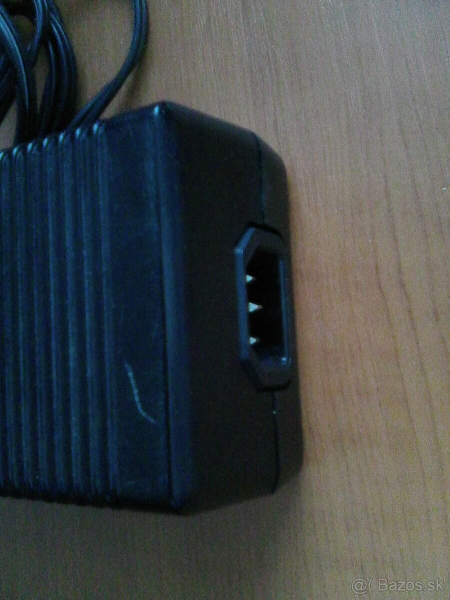 Adaptér 12V 2,5A - 2