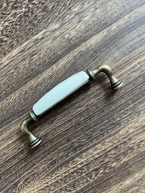 Úchytky na nábytok - 2