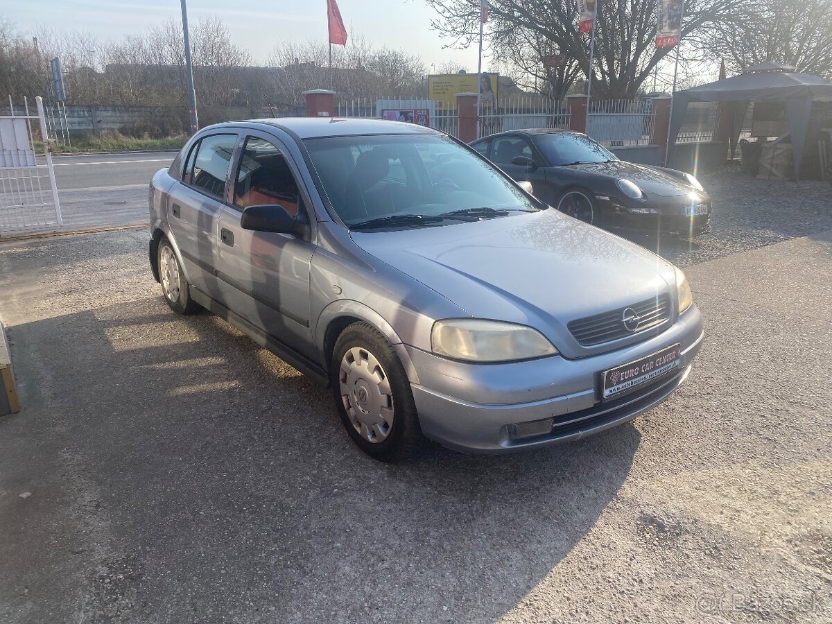 Opel Astra 1.7 CDTi Essentia 80k - 2