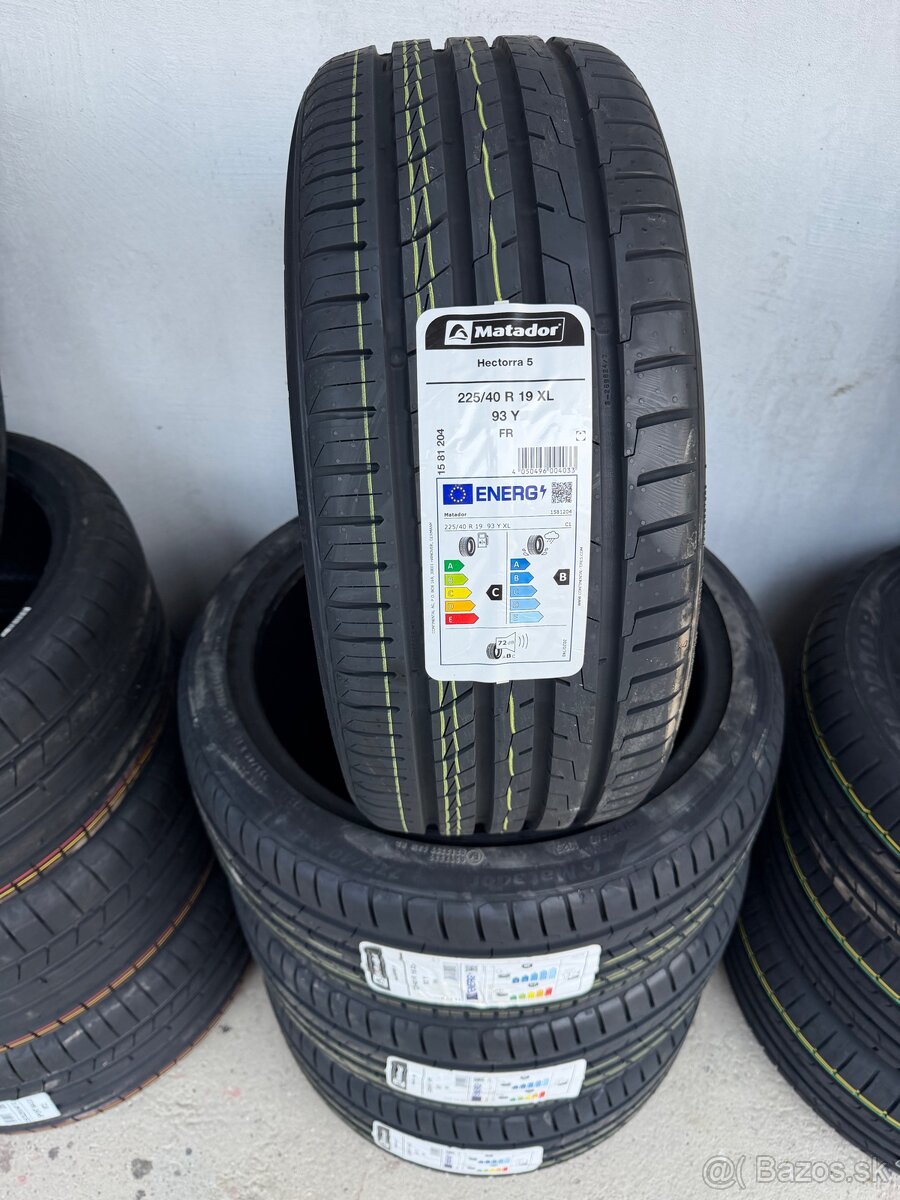 Letne pneumatiky 225/45 R19 - 2