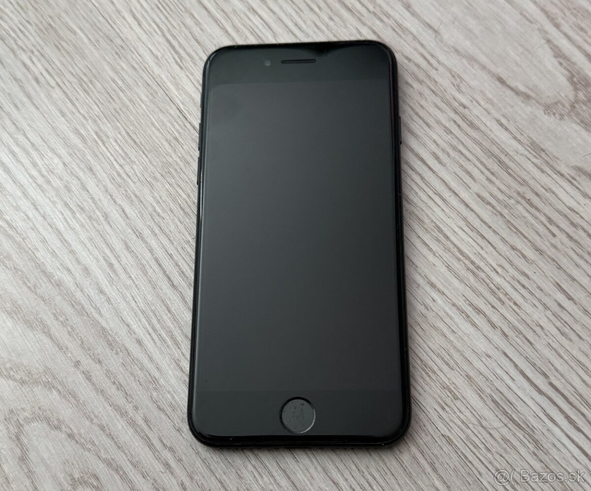 Predám iPhone 7, farba tmavá šedá, 32 GB - 2
