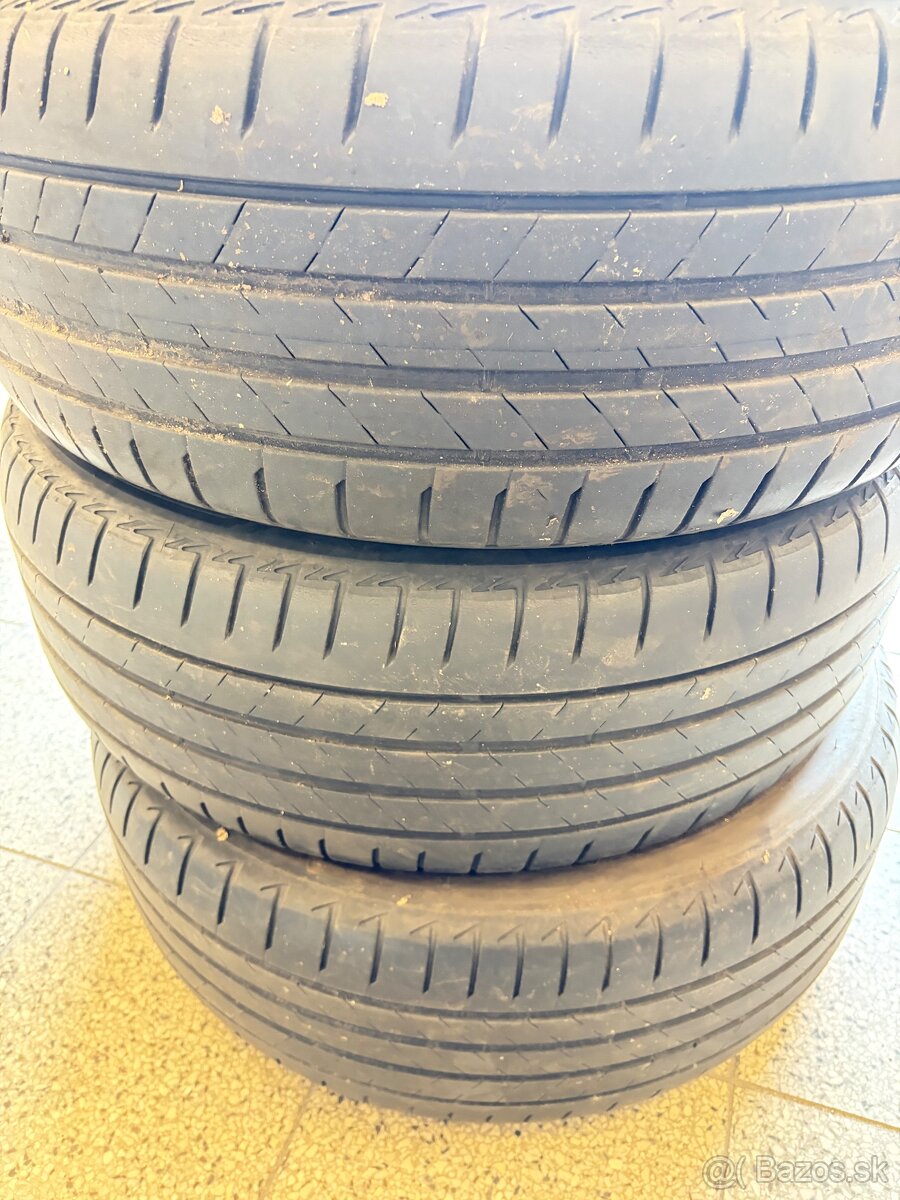 235/55 R18 letne - 2