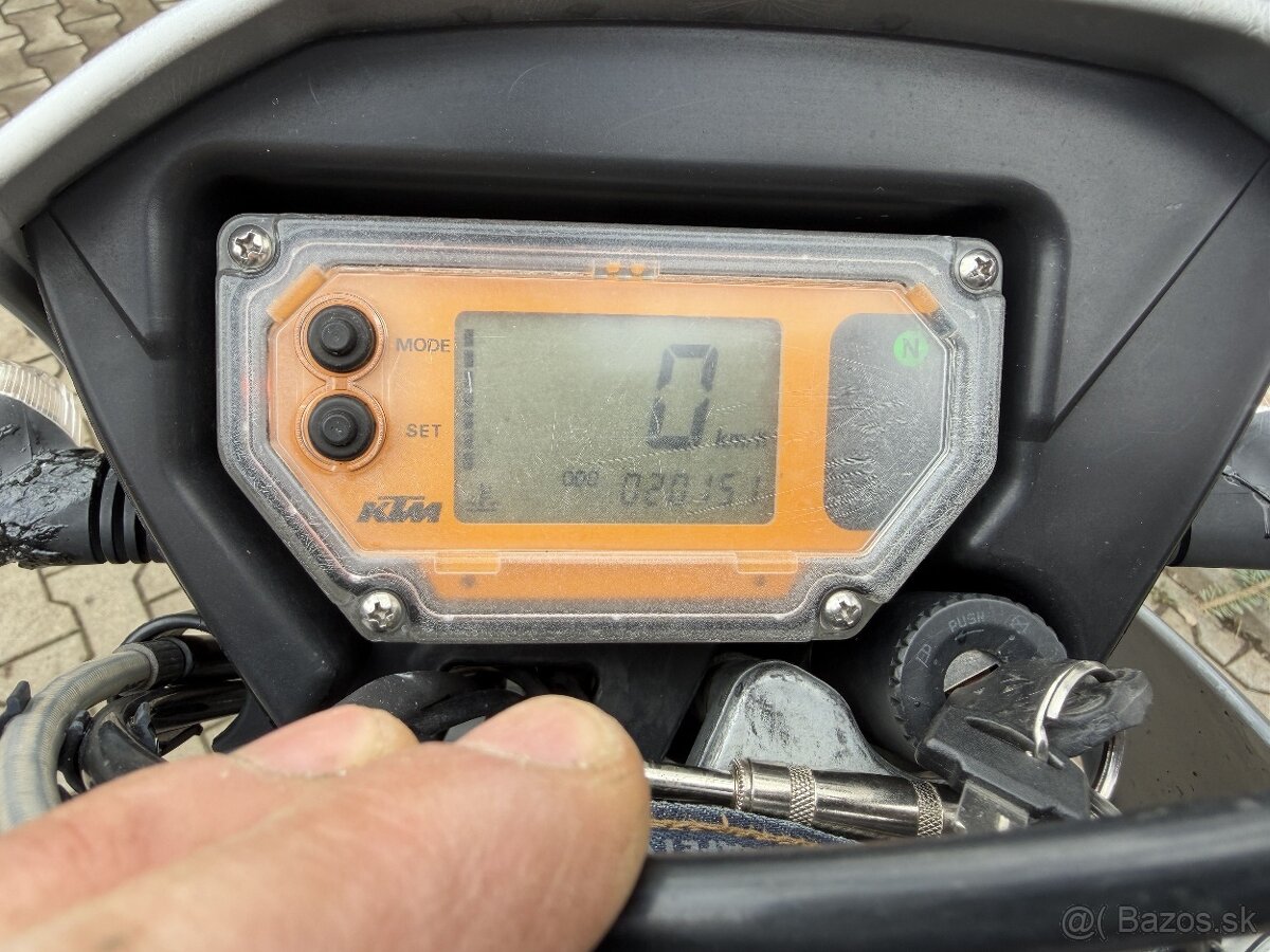 KTM LC4 640 SUPERMOTO 9.2003 - 2