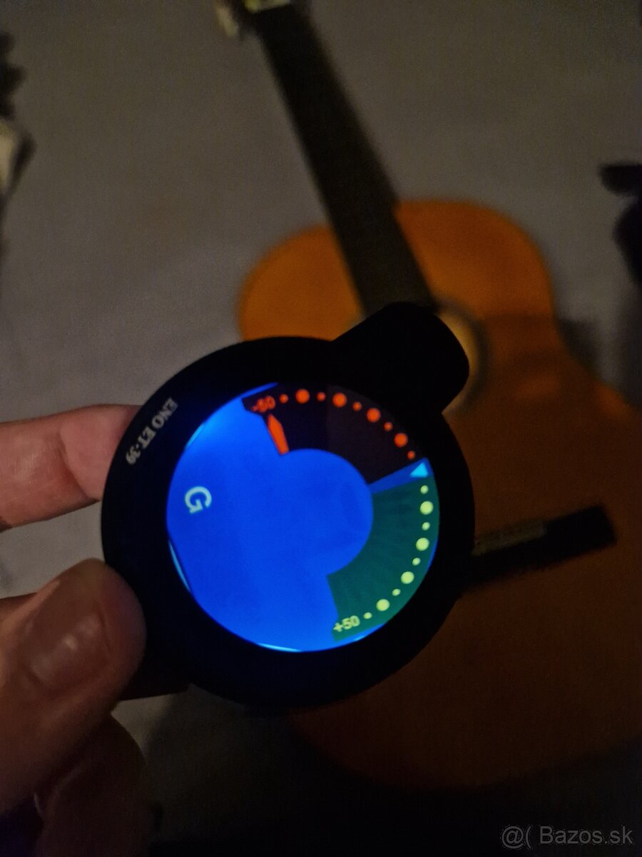 Gitara+nový stoján+nová ladička - 2