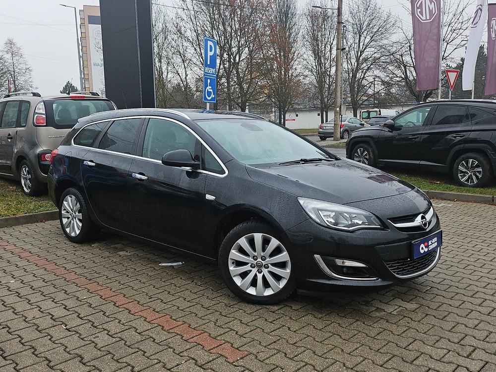 Opel Astra Sports Tourer - 2