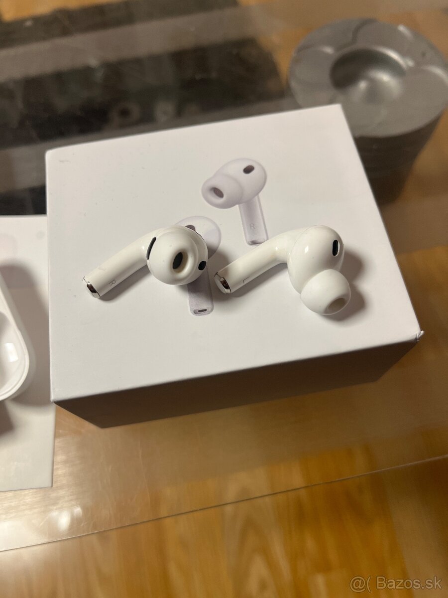 AirPods pro 3 - 2