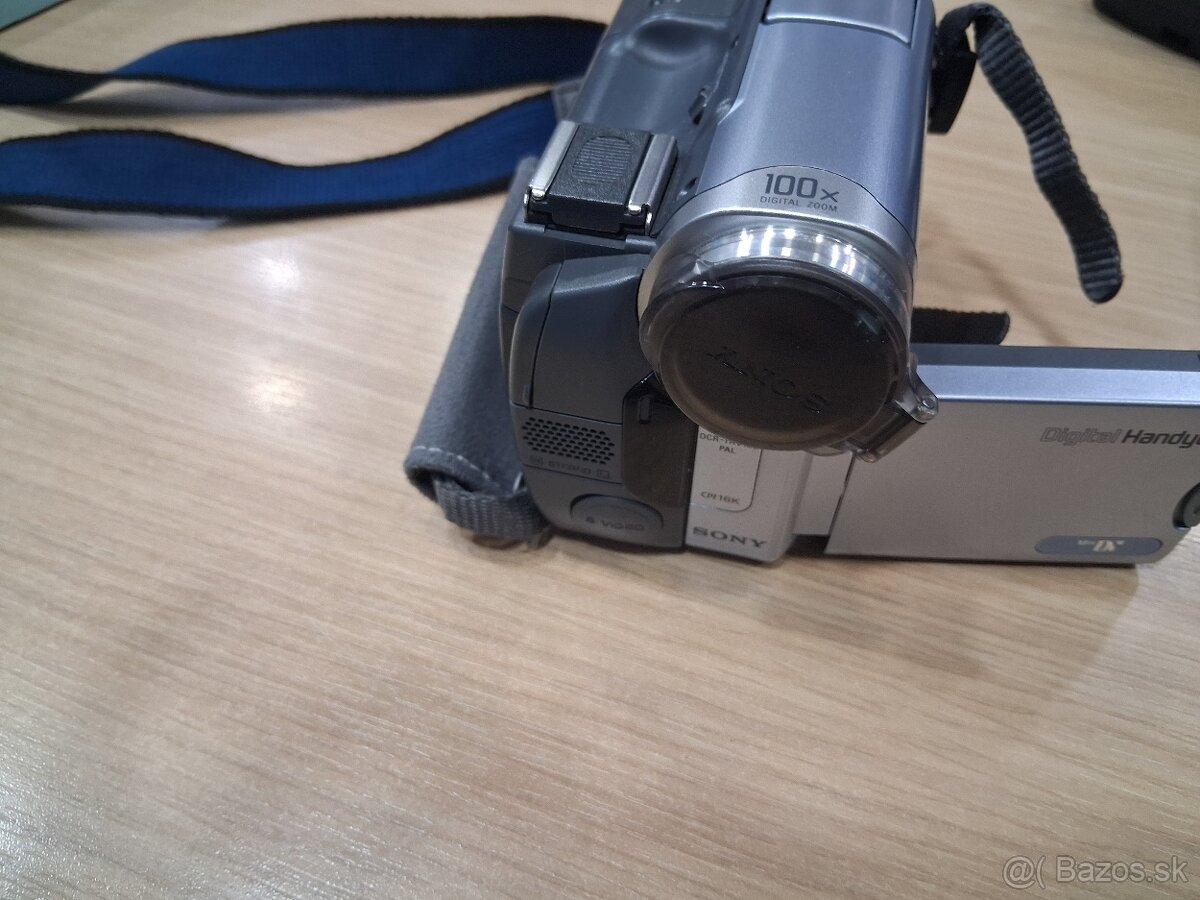 Predám videokameru SONY HANDYCAM DCR-TRV 12E - 2