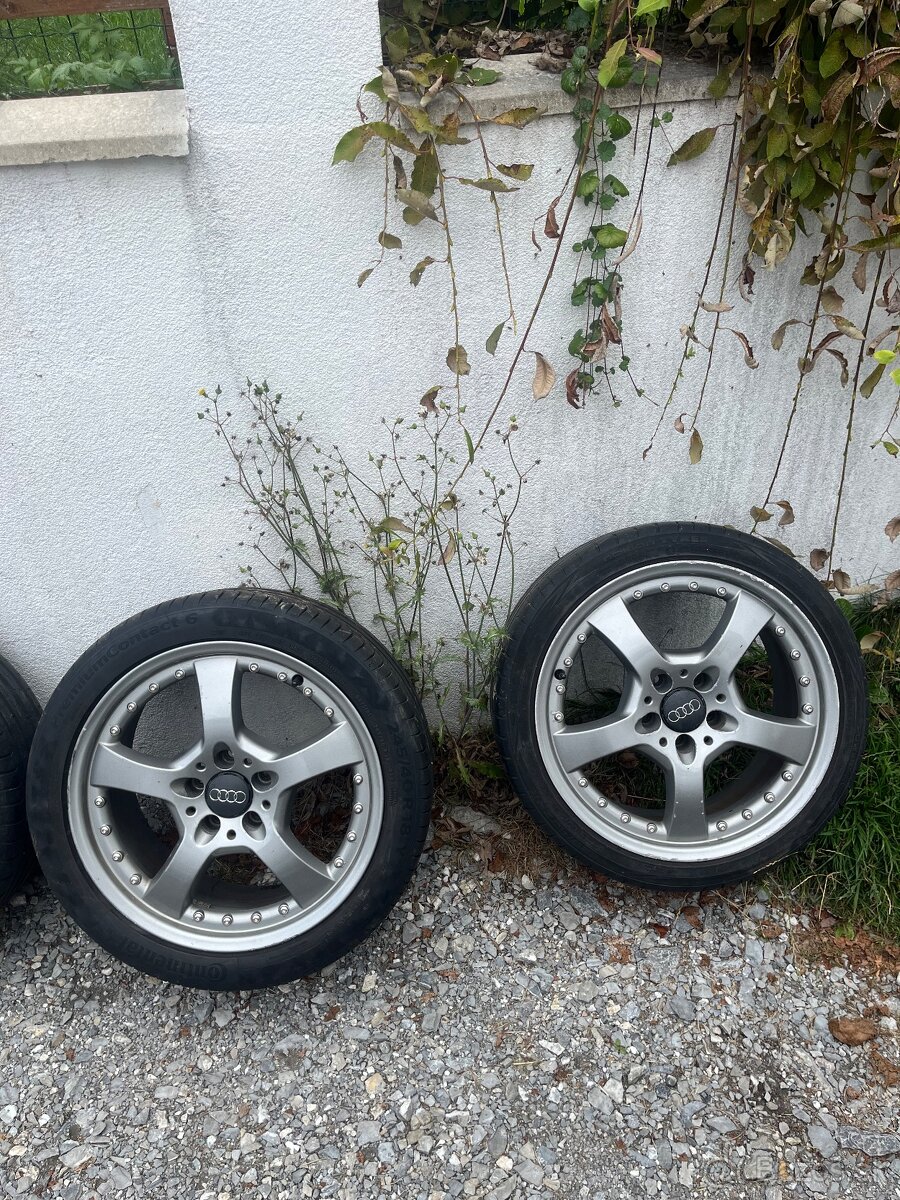 Elektrony 225/40 R18 - 2