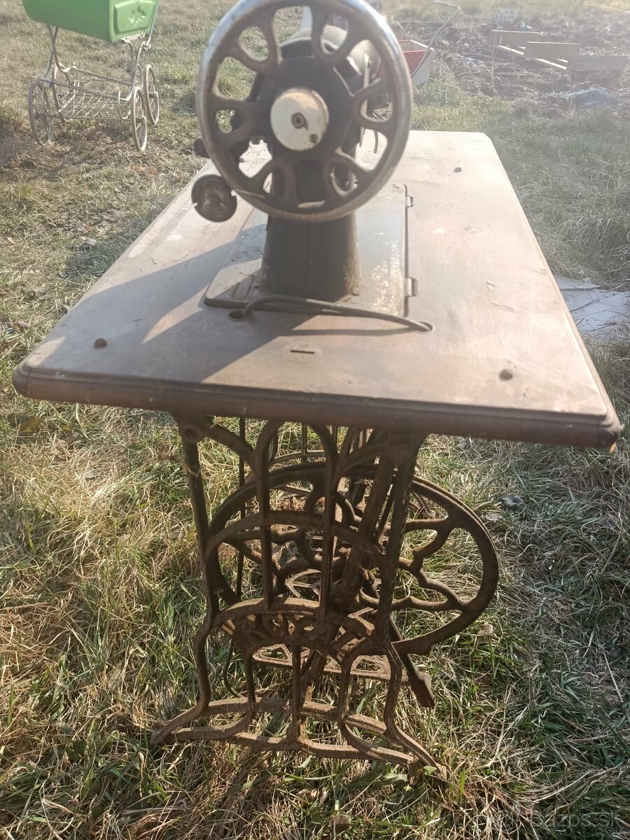 Šijací stroj Royal - 2