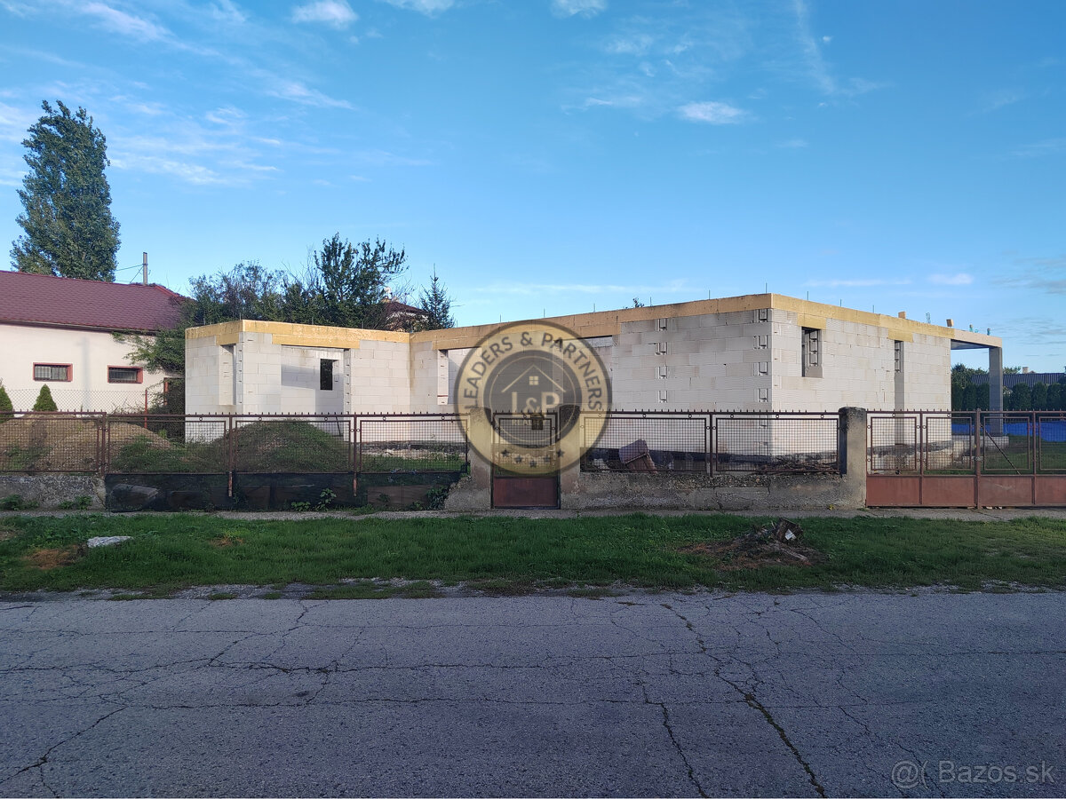 Rozostavaný rodinný dom v obci Reca pri Senci - 2