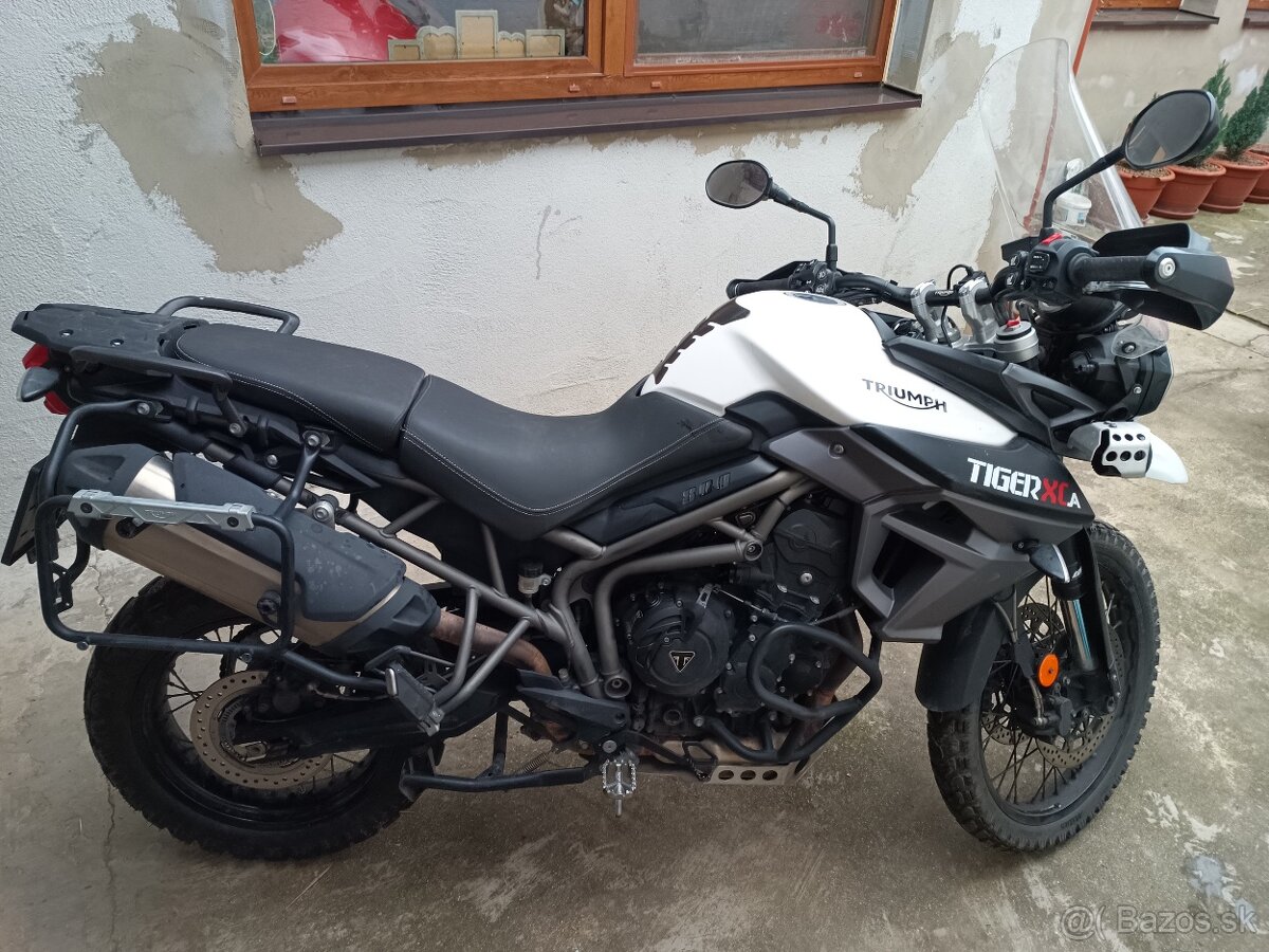 triumph Tiger 800 XCA - 2