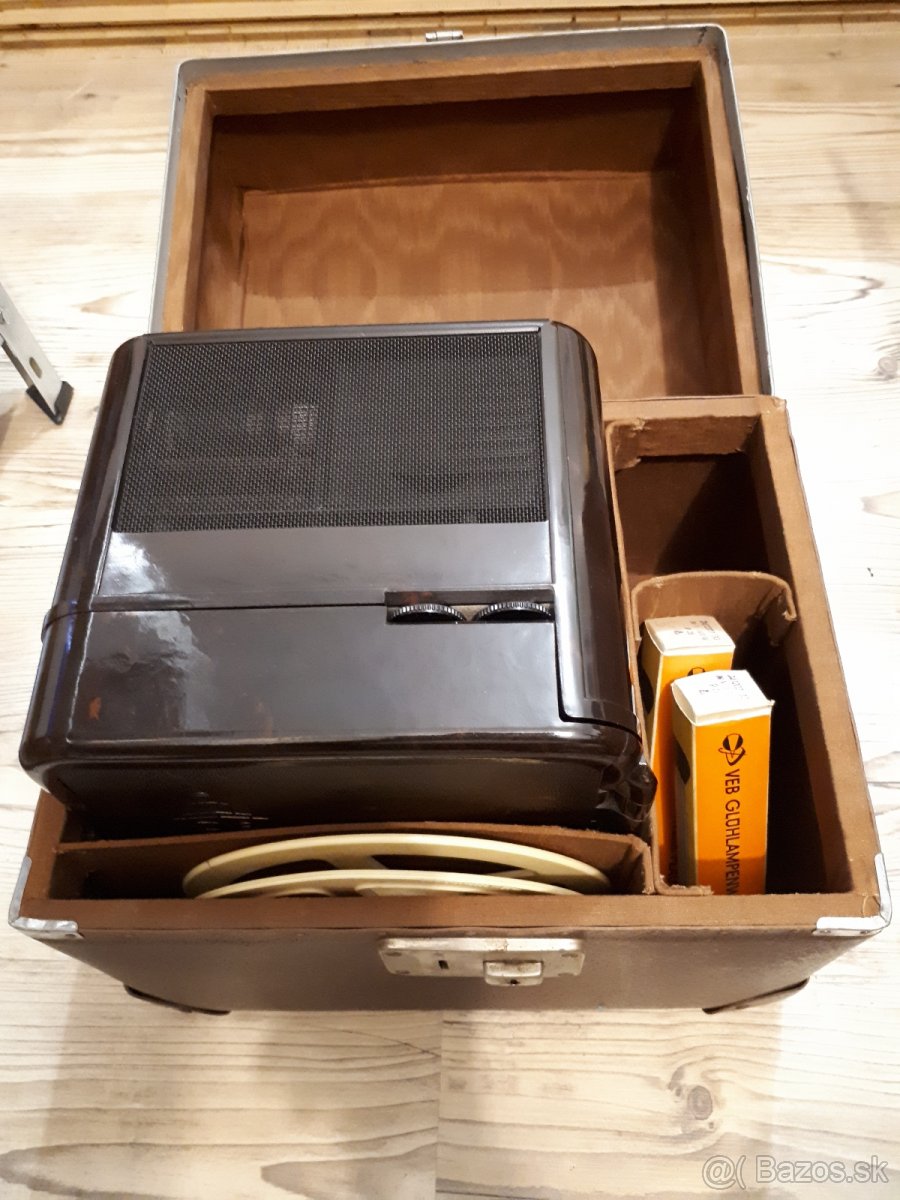 Predam starozitnu premietacku - 2