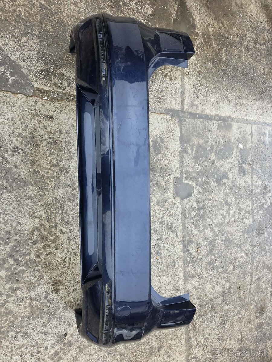 VW Passat B8 kombi zadný naraznik - 2