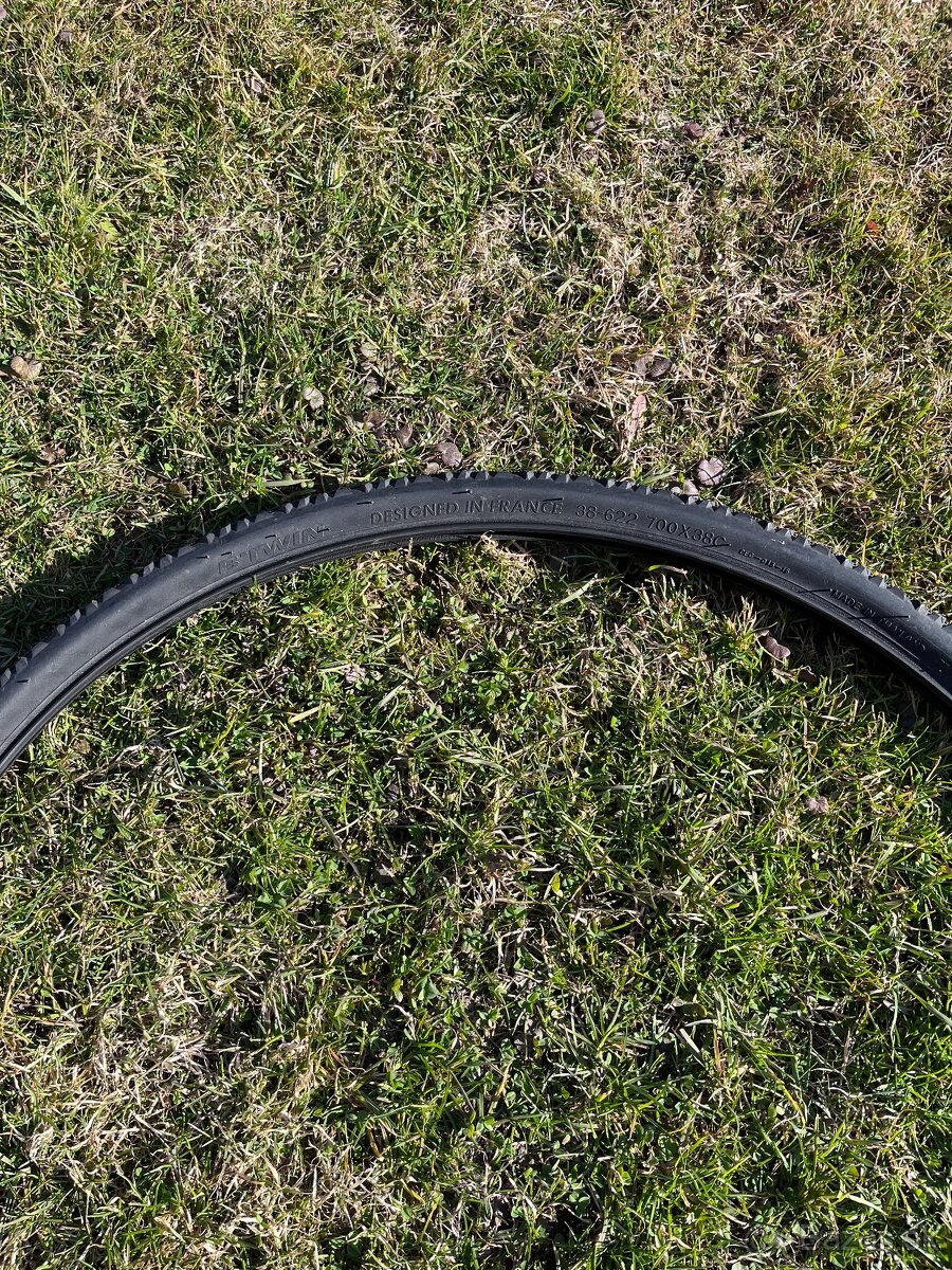 Predám trekingové plášte Btwin - 2