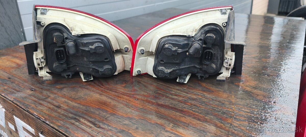 Audi A4 B7 zadné svetlá - 2