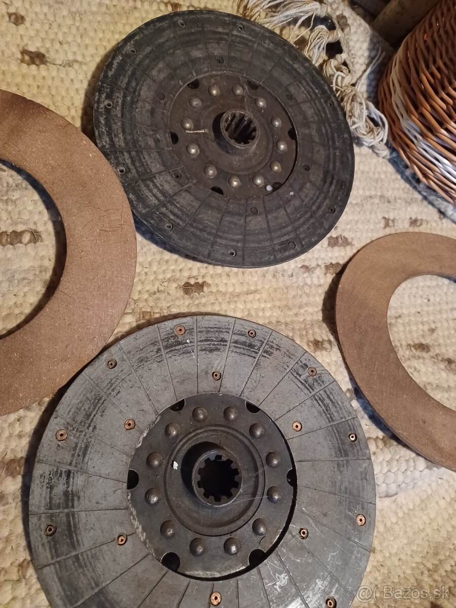 Bielorus Diely EO2621a starší guľatejši typ Bielorus d65 - 2