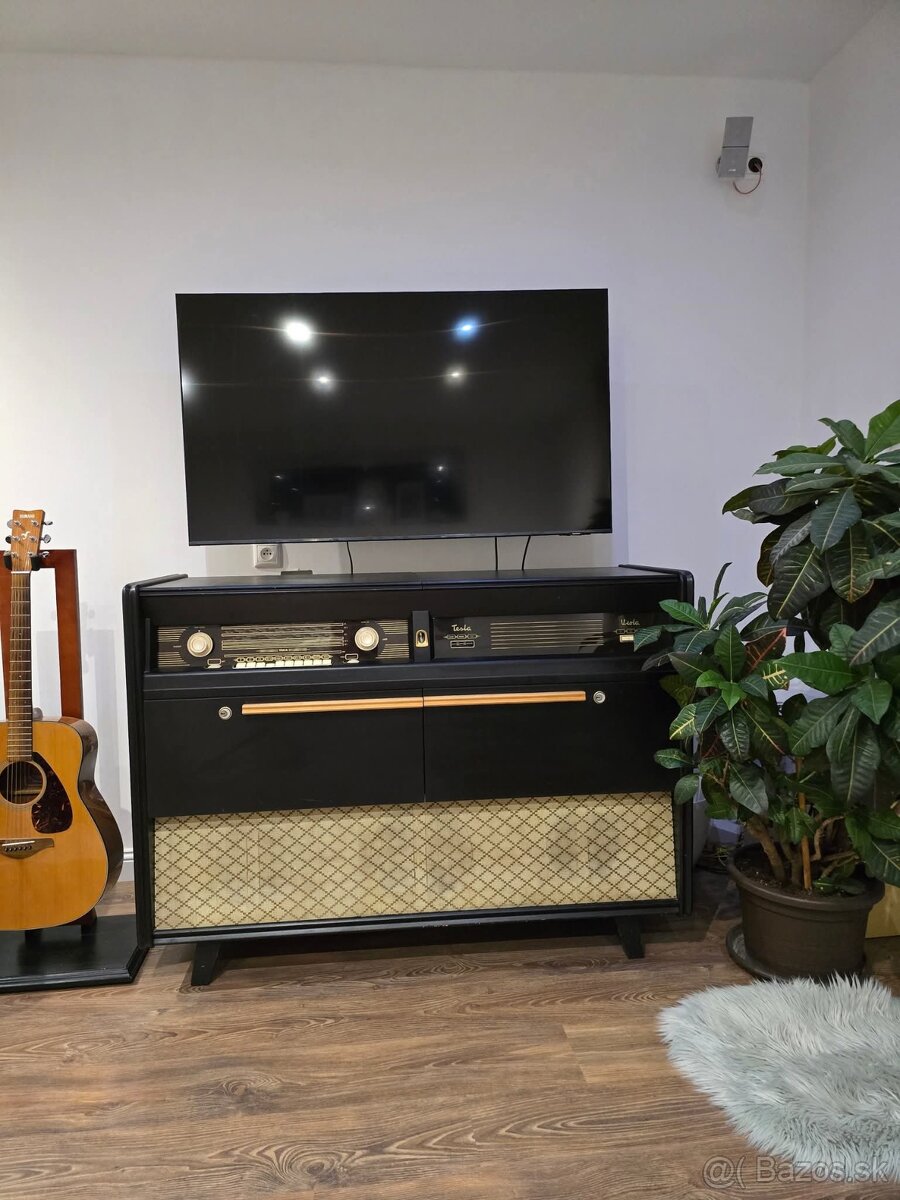 Tesla Rádio Viola ako dizajnový nábytok. - 2