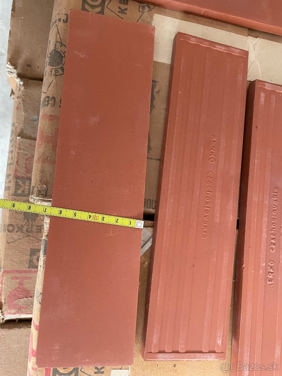 Predám fasádny kabrinec Kerko - 67 krabíc - 2