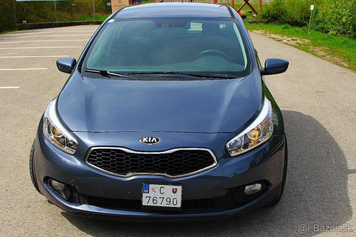 KIA.....CEED...66KW...CRDI...MANUAL 6st...2013....179TIS..KM - 2