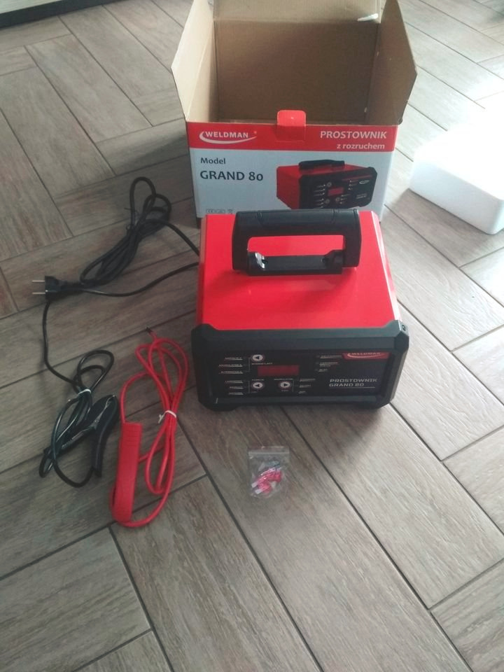 Nabíjačka autobatérií so štartom a diagnostikou Weldman-nová - 2