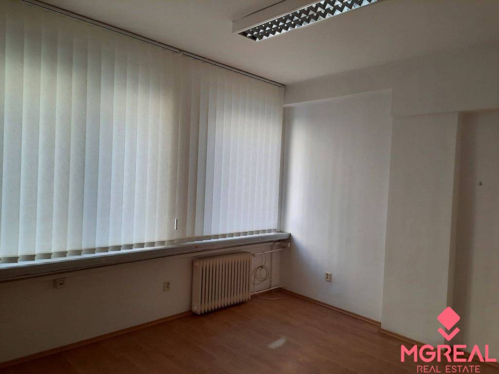 Prenájom kancelárií 21 m2 v centre Trnavy - 2