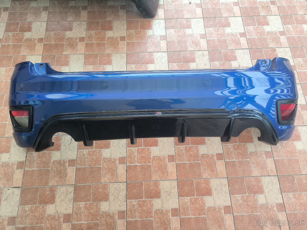 Ford Focus mk2 ST zadný narazník - 2