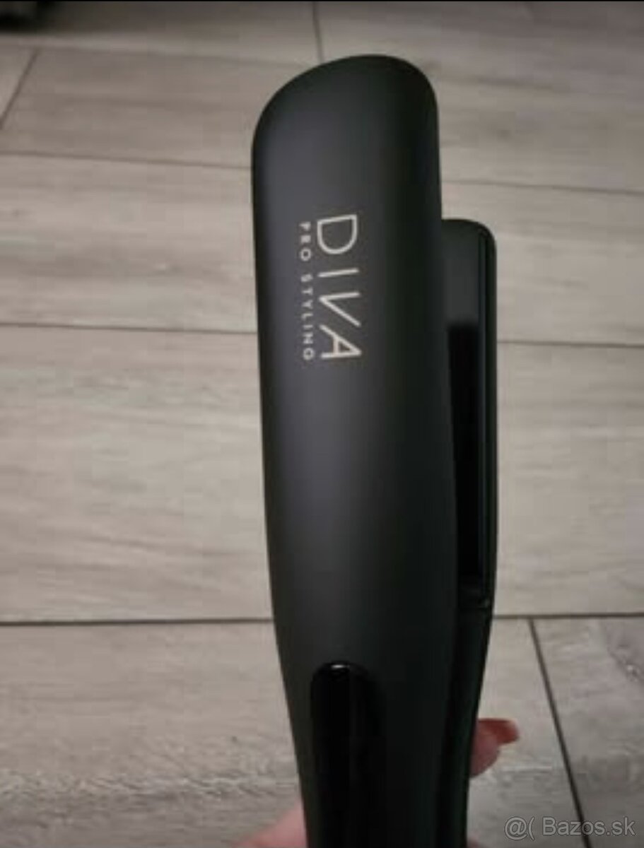 Široká žehlička na vlasy DIVA - 2