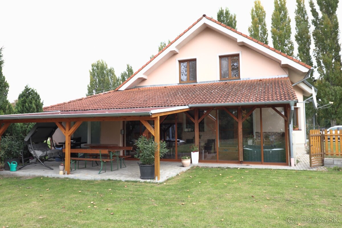 Komfortný dvojpodlažný rodinný dom - 2