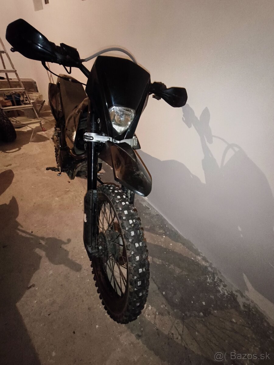 Predám cross 250cm3