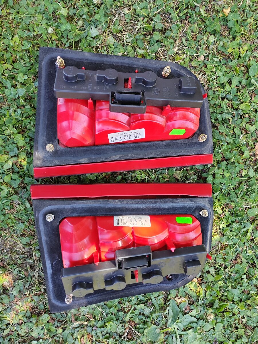 Škoda Octavia combi zadné svetlá - 2